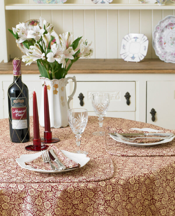 William Morris Mallow Wine  132  x 178 cm Cotton Floral Tablecloth