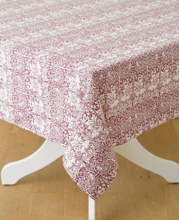 William Morris Brother Rabbit Red 132 x 229 cm Floral Cotton Tablecloth.