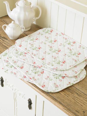Charlotte Rose Vintage Style 4 Cotton Quilted Placemats