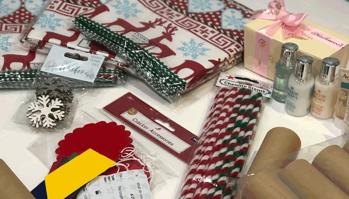 Craft Your Own; Christmas Crackers Laura's Beau