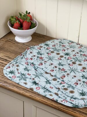 William Morris Daisy Quilted Cotton Pack of 4 Placemats