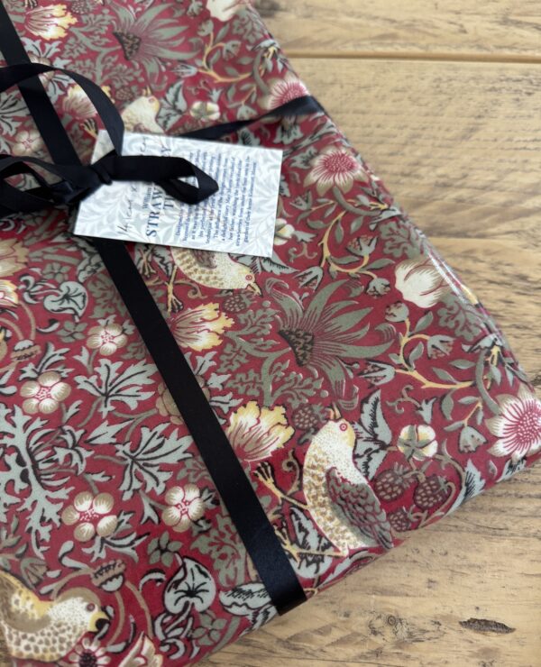 Fabric Remnant 141 x 200cm William Morris Strawberry Thief Red Pvc / Oilcloth Floral Tablecloth Fabric