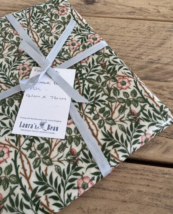 Fabric Remnant 141 x 76cm William Morris Sweet Briar Pvc / Oilcloth Floral Tablecloth Fabric