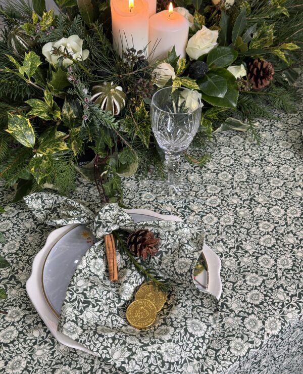 William Morris Mallow Forest Green 132 cm x 229 cm Cotton Floral Tablecloth