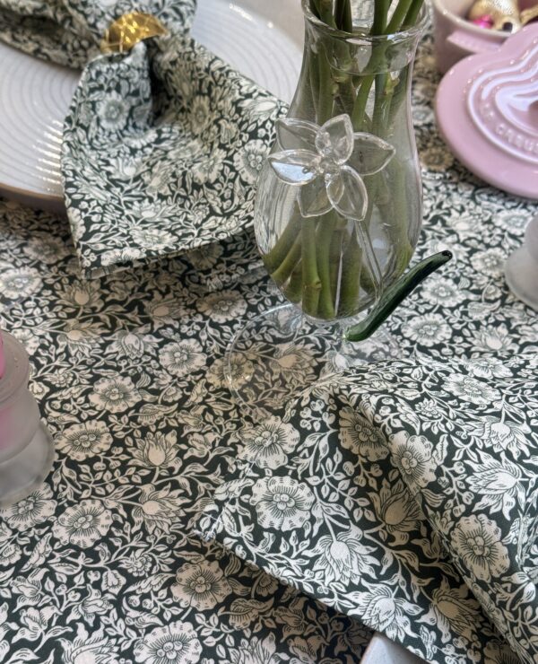 William Morris Mallow Forest Green 132 cm x 178 cm Cotton Floral Tablecloth