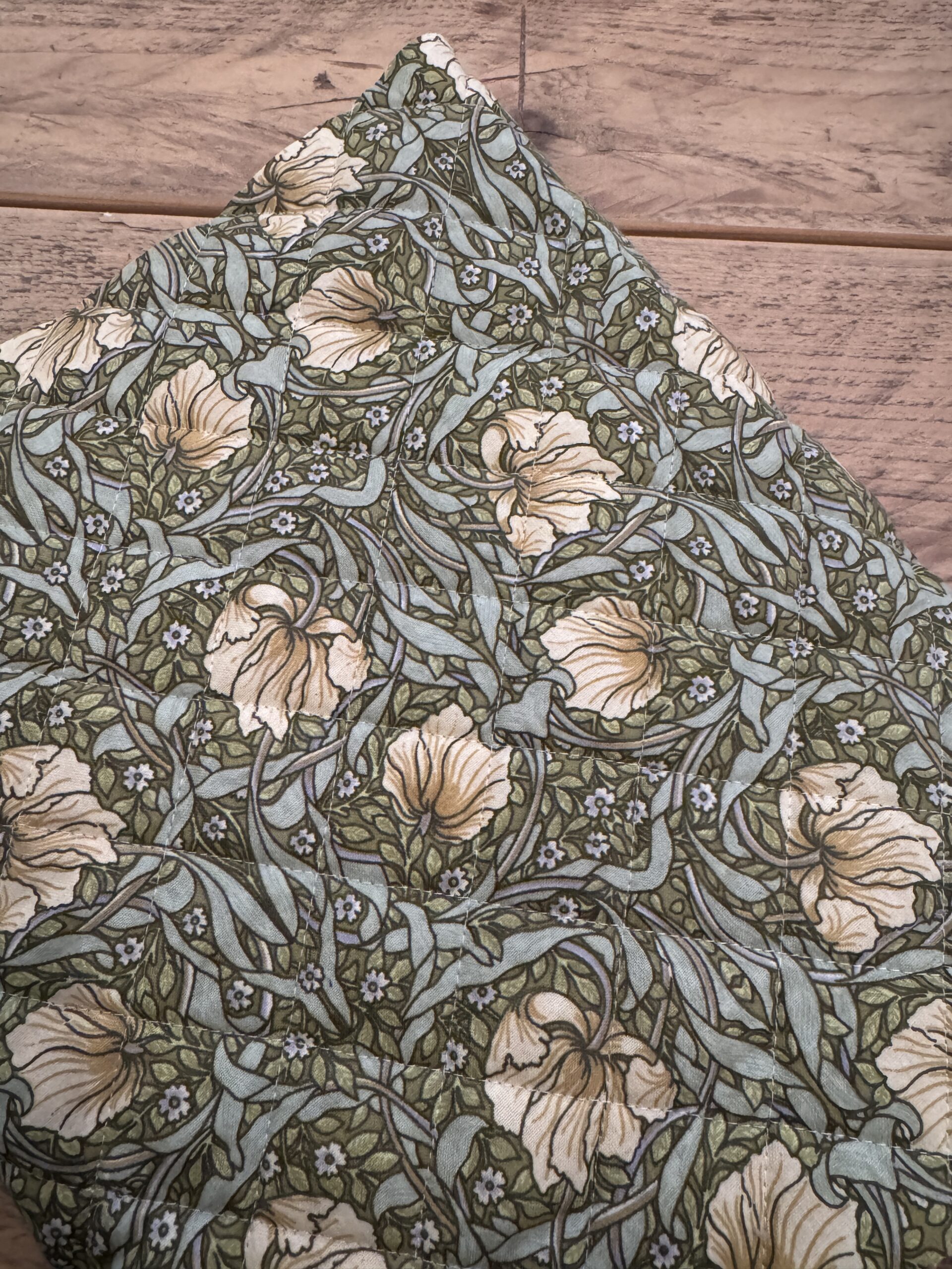 Fabric Remnant 142 x 30cm William Morris Pimpernel Green Quilted Cotton Fabric