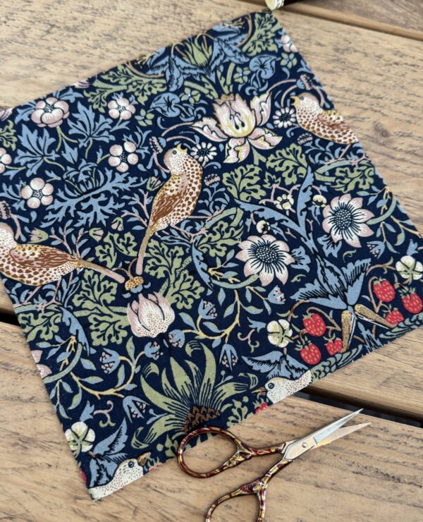 William Morris Fabric Quilting Squares for Crafting 20x20cm squares – UK Printed