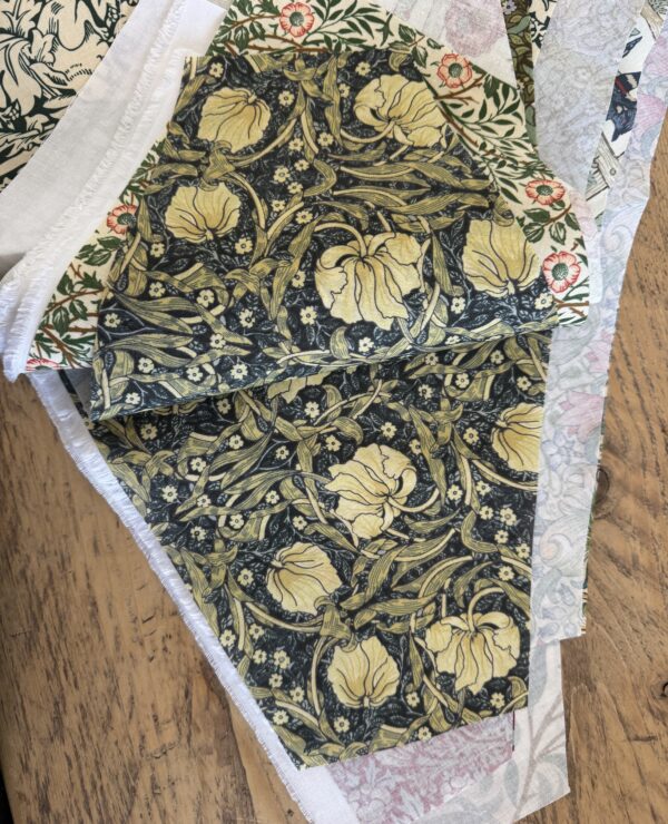 William Morris Patchwork Fabric Bundle – Triangle Pieces bundle E