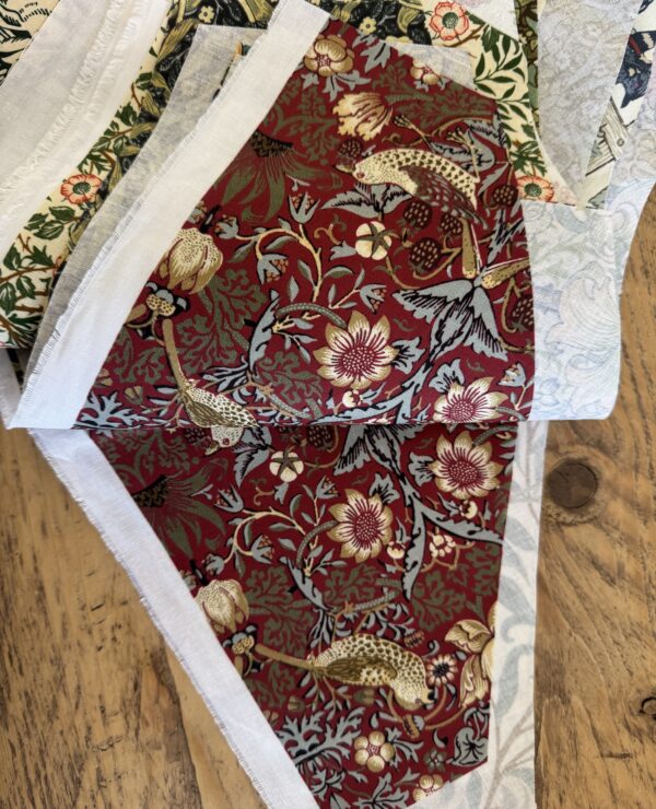 William Morris Patchwork Fabric Bundle – Triangle Pieces bundle E