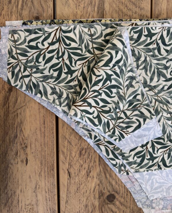 William Morris Patchwork Fabric Bundle – Triangle Pieces bundle F