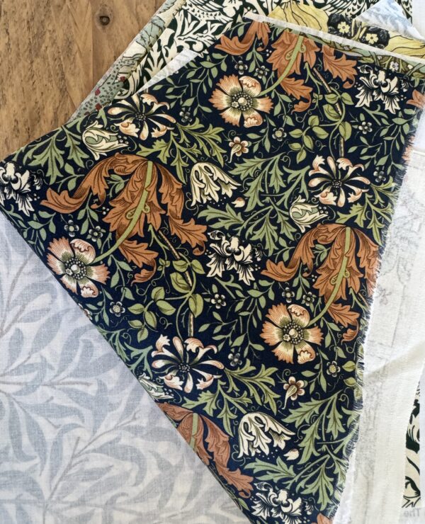 William Morris Patchwork Fabric Bundle – Triangle Pieces bundle D