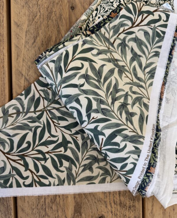 William Morris Patchwork Fabric Bundle – Triangle Pieces bundle D