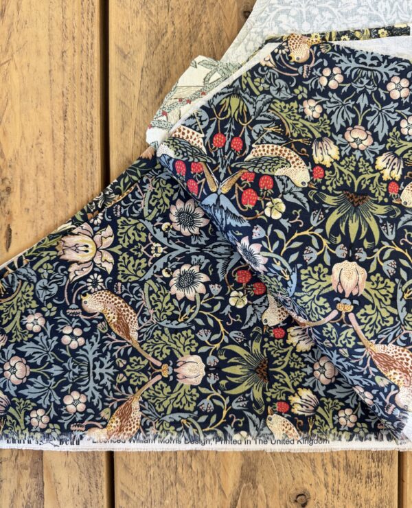 William Morris Patchwork Fabric Bundle – Triangle Pieces bundle C