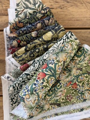 William Morris Patchwork Fabric Bundle – Triangle Pieces bundle C