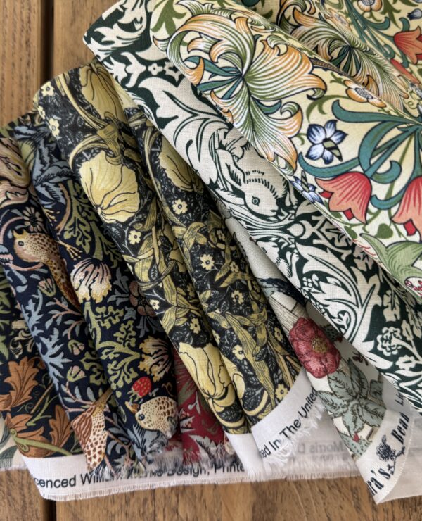 William Morris Patchwork Fabric Bundle – Triangle Pieces bundle C