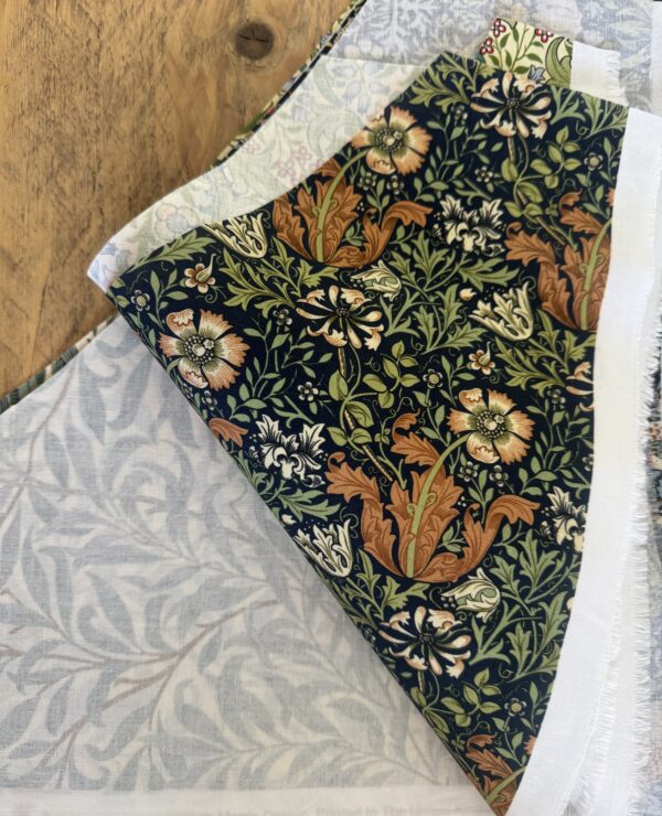 William Morris Patchwork Fabric Bundle – Triangle Pieces bundle A